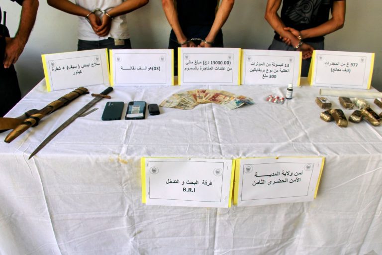 شرطة المدية تطيح بشبكة إجرامية مختصة في ترويج المخدرات و المؤثرات العقلية.