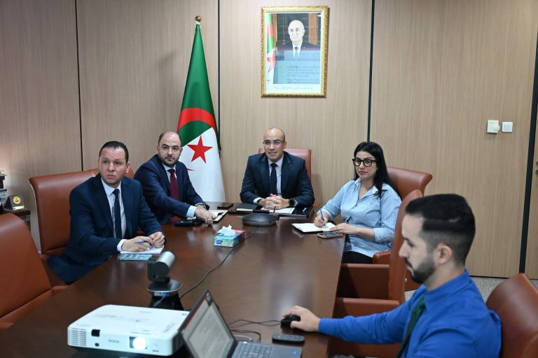 سفيان شايب يعقد لقاءً تفاعليًا مع أفراد الجالية الجزائرية بأستراليا