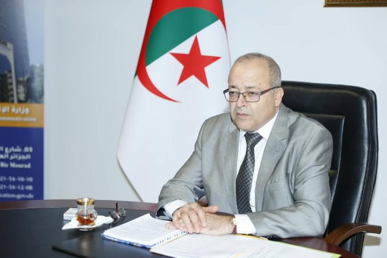 وزير الاتصال يلتقي مسيري المطابع العمومية والجزائرية للورق