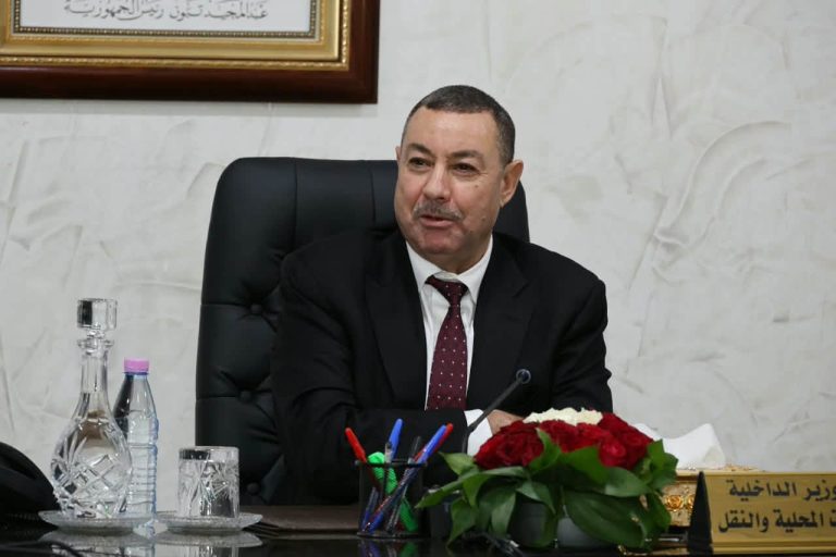 وزير الداخلية والجماعات المحلية والنقل يتابع تجسيد قرار السيد رئيس الجمهورية بشأن تخصيص ميناء مستغانم لعمليات استيراد المؤسسات والشركات العمومية