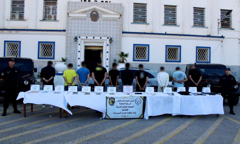 أمن ولاية قسنطينة تطيح بشبكة إجرامية تنشط عبر الفضاء السيبراني تضم 10 أفراد
