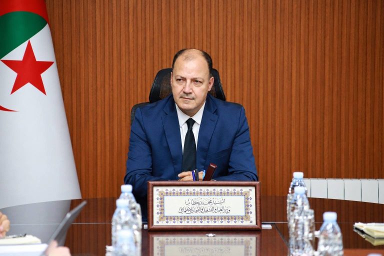 وزير العمل والتشغيل الضمان الاجتماعي يترأس جلسة عمل مع إطارات المدرسة العليا للضمان الاجتماعي