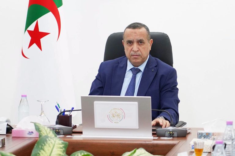 وزير الطاقة والطاقات المتجددة يشرف على اجتماع تحضيري لمناقشة مشروع قانون المالية لسنة 2027