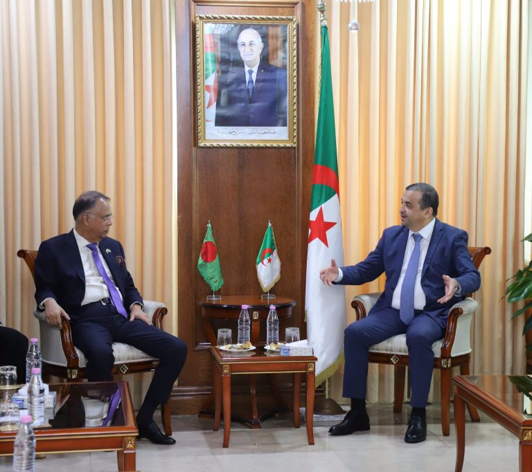 وزير الدولة، وزير المحروقات يستقبل وزير الطاقة والموارد المعدنية والكهربائية لجمهورية بنغلاديش.