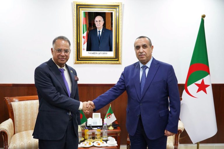 وزير الطاقة والطاقات المتجددة يستقبل نظيره البنغلاديشي ويبحثان آفاق تعزيز التعاون الثنائي