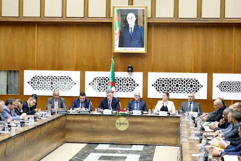لجنة المالية تستمع إلى عرض وزير الري حول الميزانية القطاعية لسنة 2027