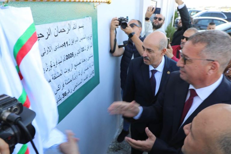 وزير الصناعة يُدشّن وحدة «IK OIL» بعين مليلة لإنتاج زيوت التشحيم باستثمار 1.2 مليار دينار وتعزيز الإنتاج المحلي