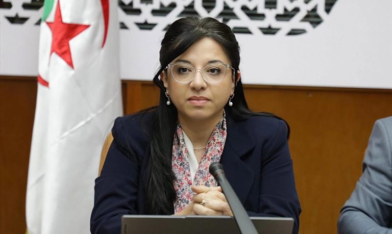 وزيرة التجارة الداخلية وضبط السوق الوطنية، السيدة أمال عبد اللطيف تعرض ميزانيتها القطاعية لسنة 2027  أمام لجنة المالية والميزانية