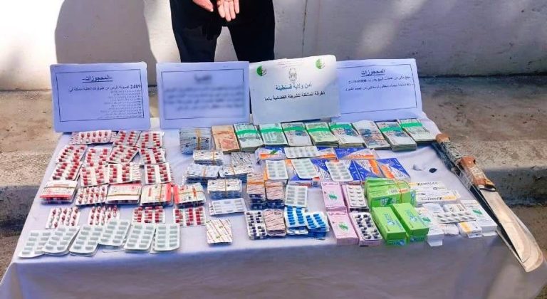 شرطة قسنطينة  تشل نشاط مروّج مؤثرات عقلية و تضبط بحوزته قرابة 2500 كبسولة
